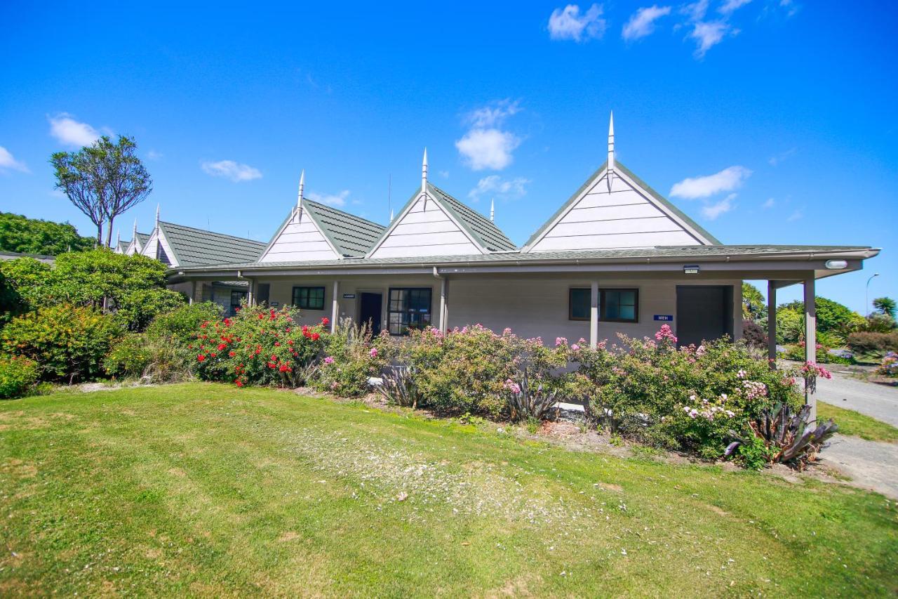 Bulls Motel & Holiday Park Halcombe ภายนอก รูปภาพ